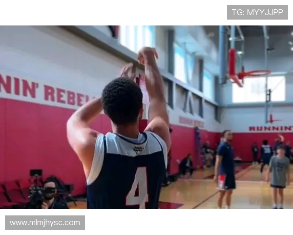 库里分享第三节逆转秘诀：干扰对手投篮保持防守间距避免失误